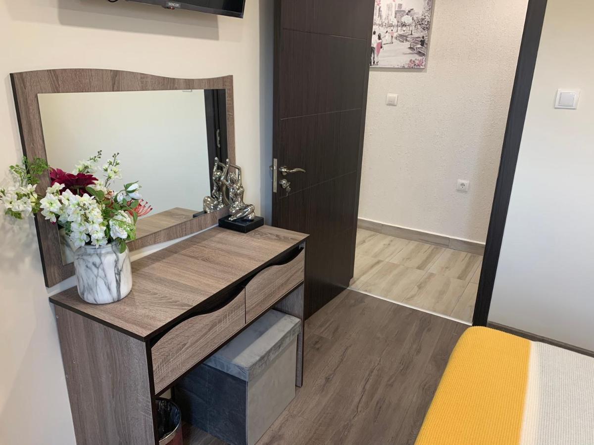 Apartment Zdravets 2, In The Heart Of The Old City Veliko Tărnovo Exteriör bild